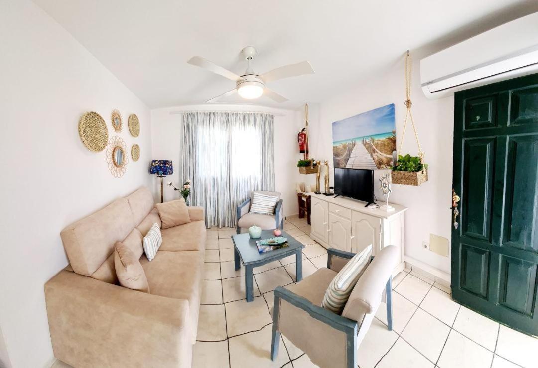 Apartamentos Delfines Cala Blanca  Exterior photo