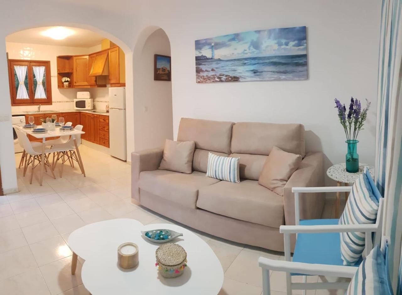 Apartamentos Delfines Cala Blanca  Exterior photo