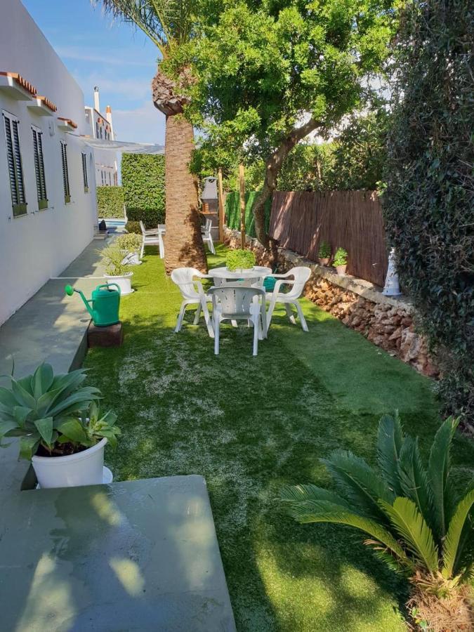 Apartamentos Delfines Cala Blanca  Exterior photo